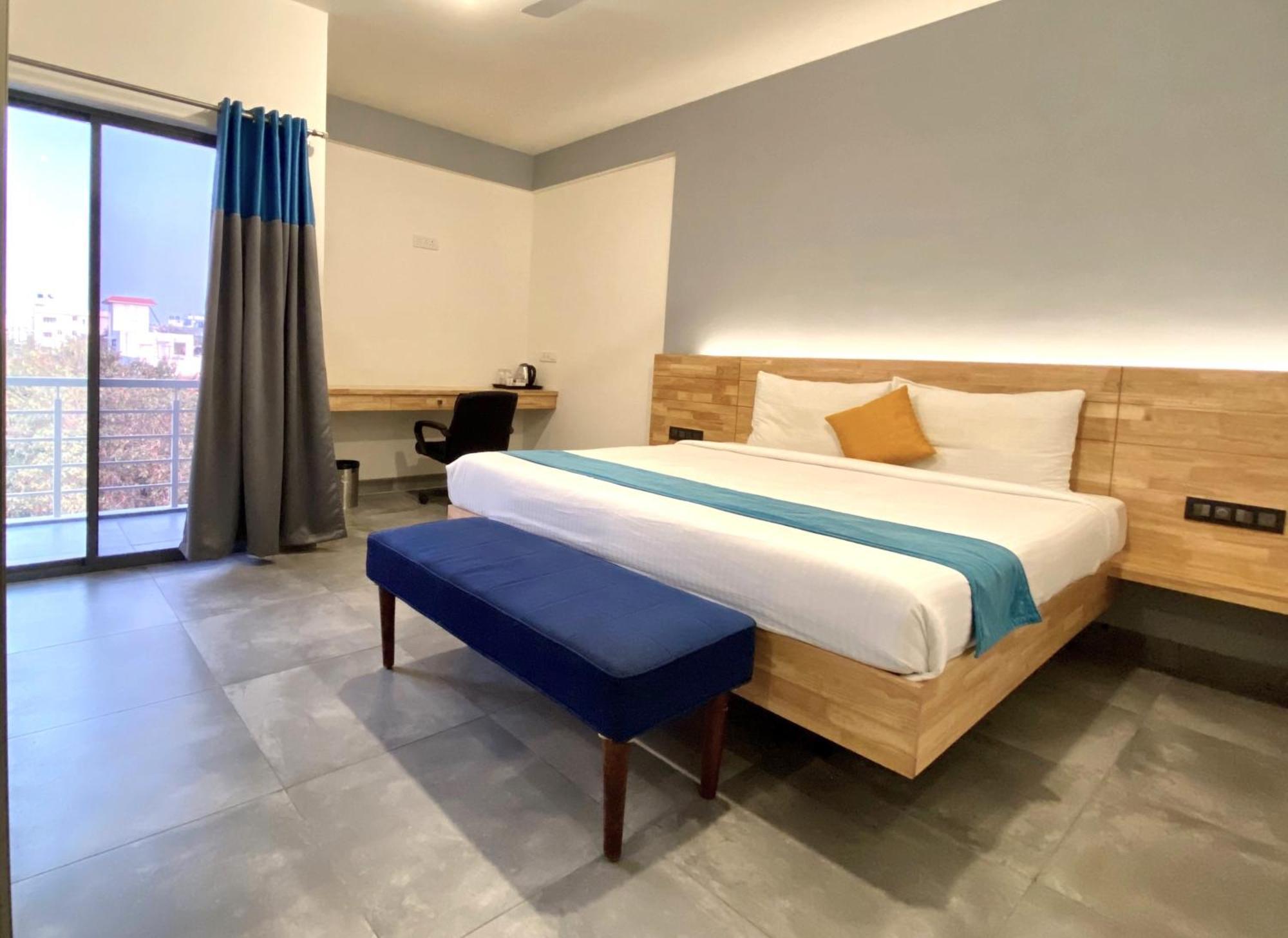 Aura Corporate Suites Bangalore Bagian luar foto